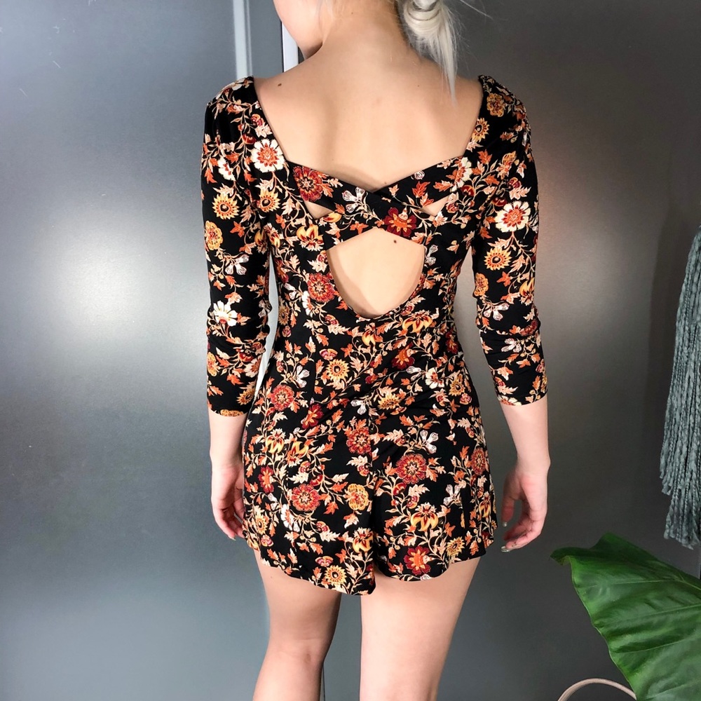 Summer Romper Stretch Material -small - Picture 2 of 2